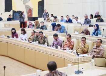 RDP dengan Komisi II DPR RI, Sekjen ATR/BPN Laporkan Capaian Pelaksanaan Tujuh Layanan Prioritas 1 WhatsApp Image 2026 07 06 at 12.23.26