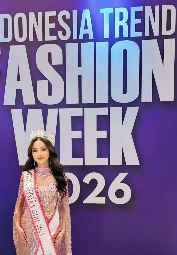 Chelsi Chiapinsky Heryadi Raih Medali Emas dan Special Award di WICO 2026 9 Chelsi Chiapinsky Heryadi - Puteri Remaja Indonesia Banten Best Gown 2025 hadir di Indonesia Trend Fashion Week (ITFW)