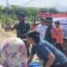 Danrem 064/Maulana Yusuf menyerahkan bantuan air bersih kepada warga terdampak kekeringan dalam kegiatan TMMD ke-129 Kodim 0601/Pandeglang di Kecamatan Patia.