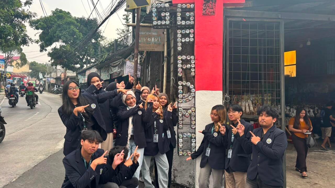 KKN UM 2026 Dorong Pengelolaan Sampah dan Transformasi Digital melalui Program Ecobrick, Biopori, dan Website Desa 15 WhatsApp Image 2026 07 25 at 10.49.46