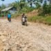 Jalan TMMD Ke-129 Sudah Mulai Dilalui, Warga Desa Pasirgadung Rasakan Manfaatnya 17 Warga Desa Pasirgadung melintasi jalan hasil pengerasan Program TMMD Ke-129 Kodim 0601/Pandeglang di Kecamatan Patia, Kabupaten Pandeglang, yang kini mulai dimanfaatkan untuk memperlancar aktivitas sehari-hari.