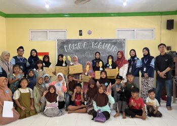 Foto bersama para peserta lomba, juri, dan panitia penyelenggara setelah rangkaian kegiatan Gebyar Maulid Nabi Muhammad SAW. Minggu (30/8/2026)(Foto: Dok KKN)