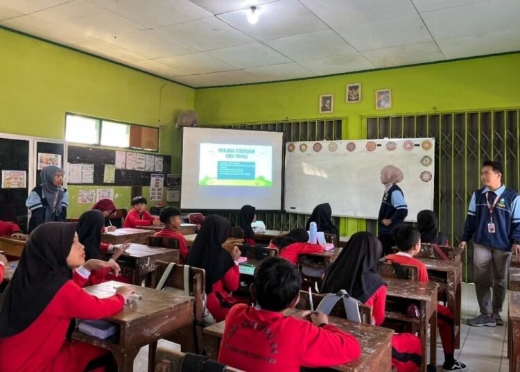 Dukung Perlindungan Anak, KKN MIT 22 UIN Walisongo Kenalkan Kesehatan Seksual dan Reproduksi Sejak Dini 6 1000312474
