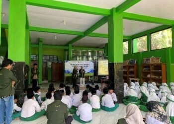 KKN UNISNU Srobyong Dorong Sekolah Ramah Anak melalui Sosialisasi Anti-Bullying di MI Darun Najah 3 11