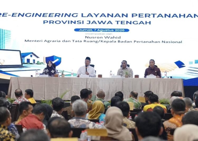 Menteri Nusron Ajak BPKAD dan IPPAT Se-Jateng Perkuat Sinergi Wujudkan Transformasi Layanan Pertanahan 5 1787794296360 ngju6wxcp