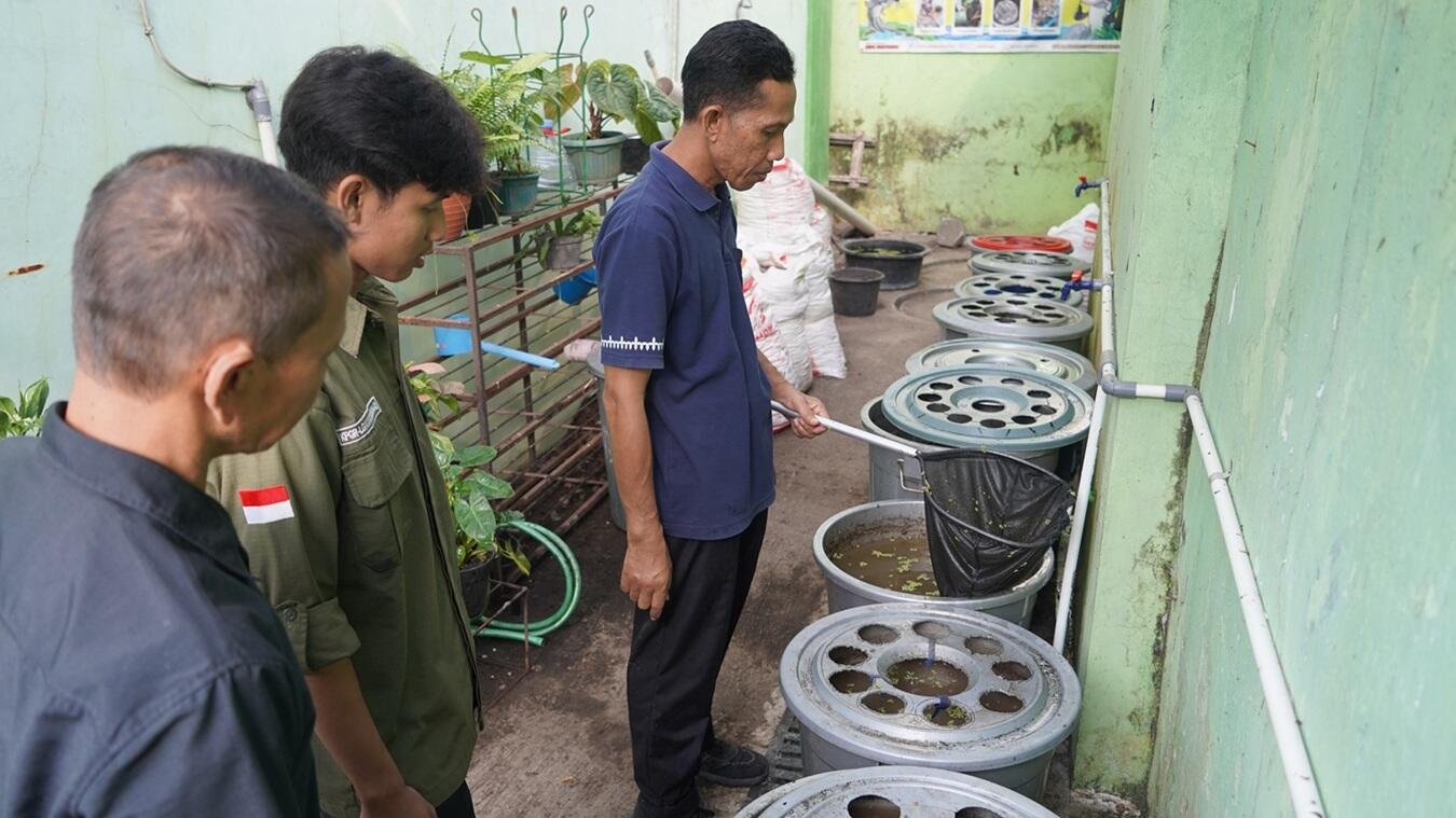 MAN 1 Yogyakarta Melaksanakan Studi Tiru Pengelolaan Bank Sampah di MAN 2 Yogyakarta 7 DSC00682
