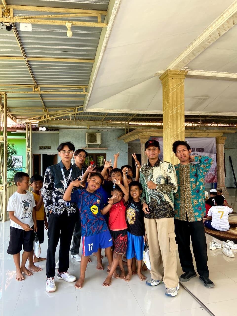 Pelatihan Daur Ulang Tutup Botol Bekas di Desa Kalisat Tanamkan Kepedulian Lingkungan dan Kreativitas Sejak Usia Dini 8 IMG 20260801 WA0000