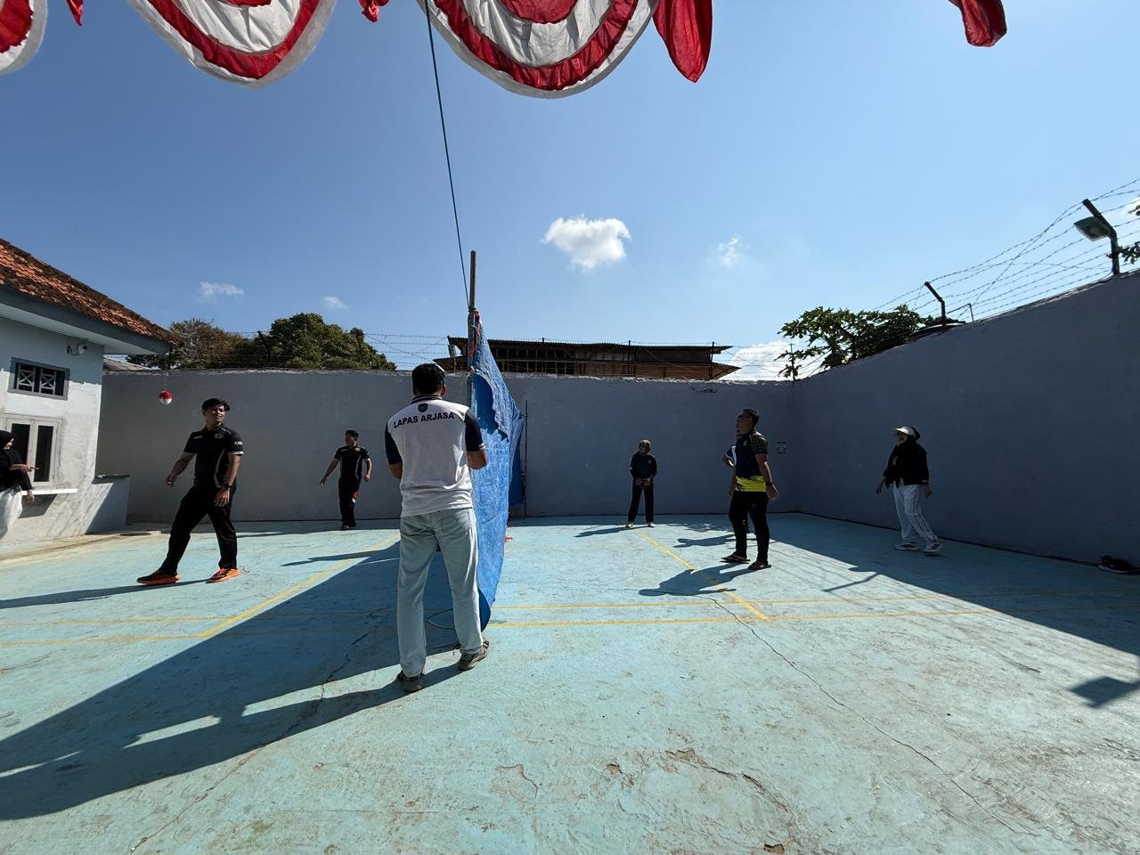 Semarak Perlombaan Dibalik Jeruji, Pegawai dan Warga Binaan Lapas Arjasa Adu Sportivitas 9 IMG 20260815 WA0019