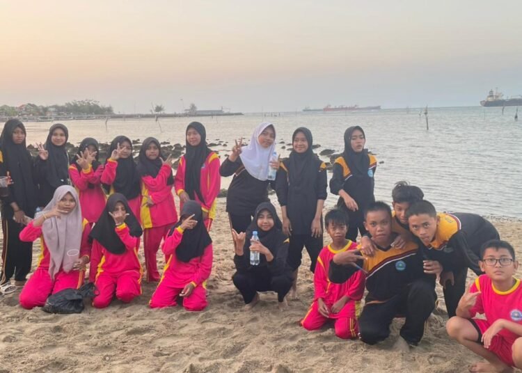 "Melahirkan Pemimpin Muda yang Peduli dan Beraksi untuk Pesisir Laut": Aksi Nyata LDKS Matsamdah di Pantai Putri Klayar 5 IMG 20260829 WA0023