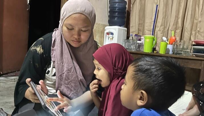 Dampingi Belajar Anak Desa, Mahasiswa KKN MIT UIN Walisongo Gelar Bimbingan Belajar Rutin Malam Hari di Posko 74 6 IMG 20260824 081200 1