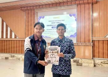 Penyerahan PKS dengan ketua pokdarwis