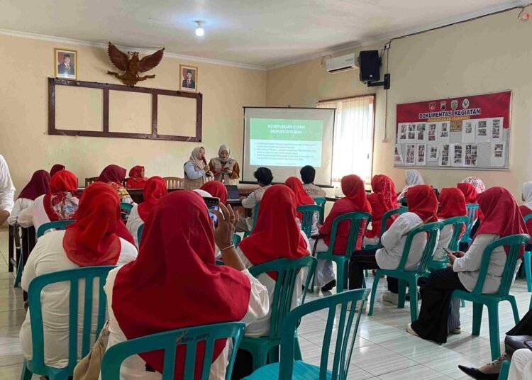 KKN UNISNU Srobyong Ajak Ibu-Ibu PKK Kenali “Biopori Ajaib” untuk Jaga Kelestarian Lingkungan 5 IMG 3810 11zon 1