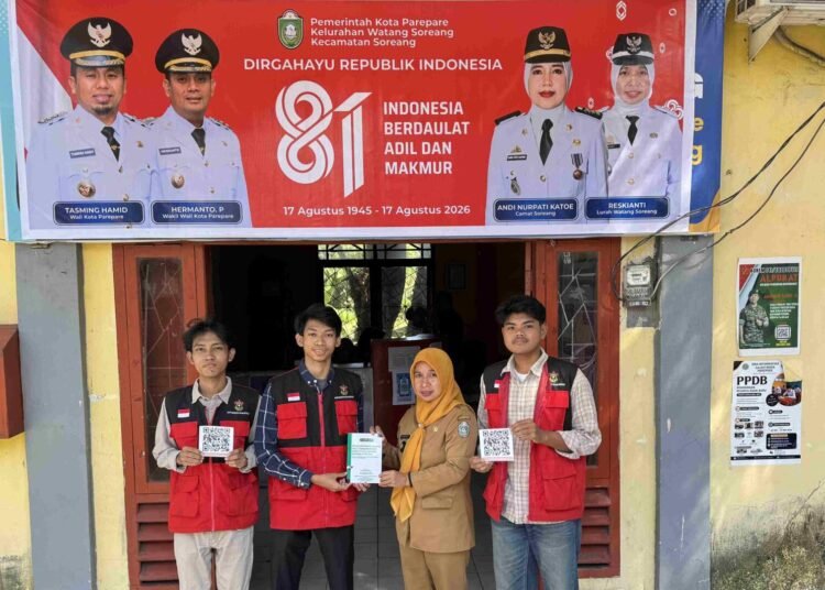 KKN-T Perubahan Iklim Gelombang 116 UNHAS Kembangkan Website Kelurahan Watang Soreang 5 IMG 4253 11zon 1