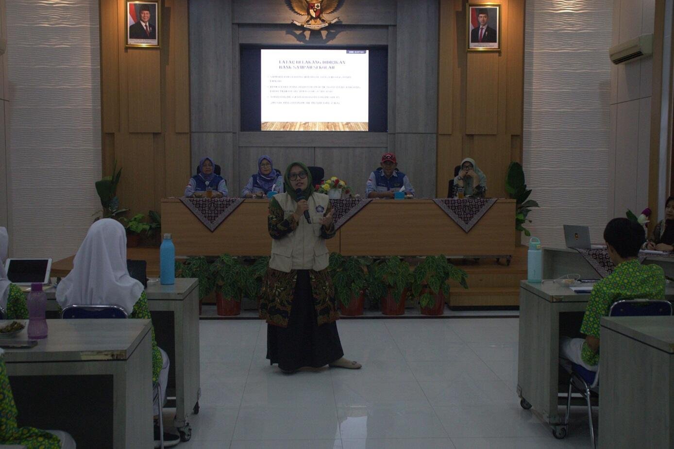 MAN 1 Yogyakarta Gelar Sosialisasi Pengelolaan Sampah, Dorong Madrasah Wujudkan Lingkungan Berkelanjutan 7 IMG 5062