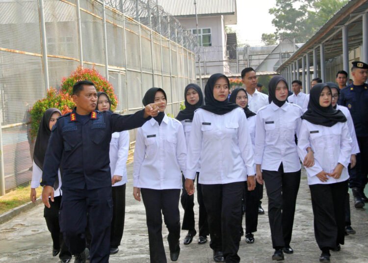 Peserta Magang Kemnaker Hub Angkatan II Kenali Lingkungan Lapas Bengkulu 5 Lapas Bengkulu, Lembaga Pemasyarakatan Kelas IIA Bengkulu, Julianto Budhi Prasetyono, Kemnaker Hub, Magang Kemnaker