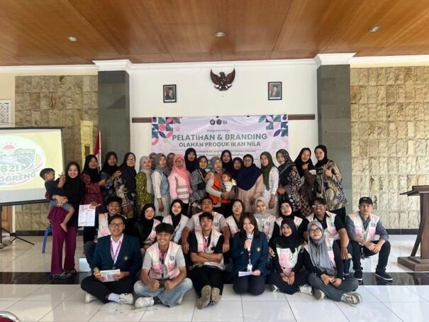 Mahasiswa PKM-B FPIK UB Kenalkan Inovasi Patty Ikan Nila dan Branding Produk Kepada Ibu- Ibu PKK Desa Senggreng 5 Dokumentasi sosialisasi & pelatihan olahan produk ikan nila