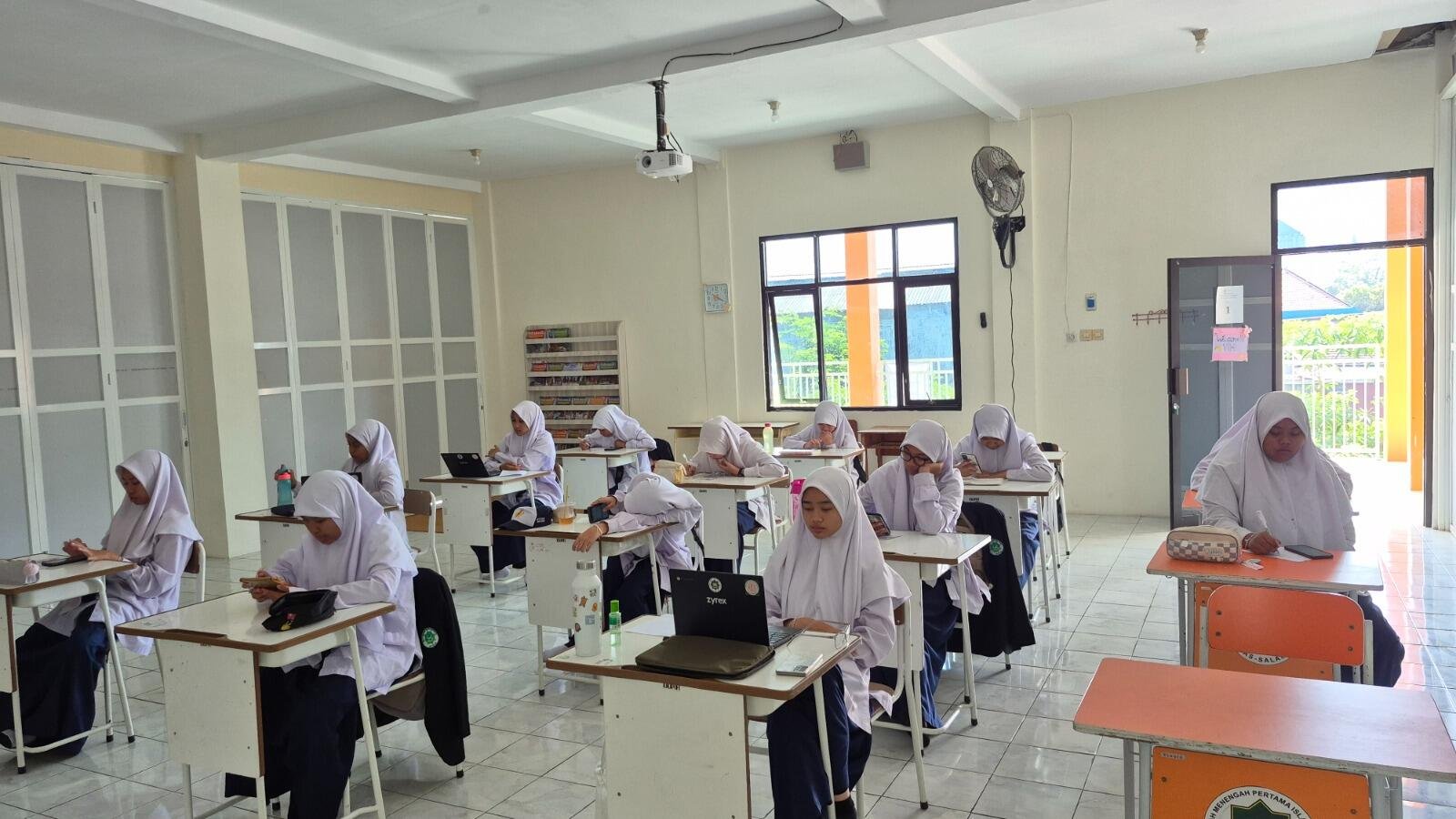 GuruInovatif.id Gebrak Dunia Pendidikan: Entry Level Assessment Nasional Libatkan Ribuan Guru dan Siswa di 50+ Sekolah 7 GuruInovatif.id Gebrak Dunia Pendidikan: Entry Level Assessment Nasional Libatkan Ribuan Guru dan Siswa di 50+ Sekolah