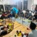 Anggota Satgas TMMD Ke-129 Kodim 0601/Pandeglang menghadiri pengajian malam bersama warga Kampung Pangburangan, Desa Pasirgadung, Kecamatan Patia, untuk mempererat kemanunggalan TNI dan rakyat.
