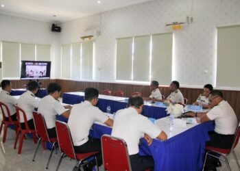 Persiapan Remisi Umum HUT RI ke-81 Dimatangkan, Lapas Bengkulu Dipercaya Jadi Tuan Rumah 2 Lapas Bengkulu mengikuti rapat koordinasi persiapan Remisi Umum HUT RI ke-81. Seluruh UPT siap bersinergi menyukseskan pelaksanaan kegiatan. Doc. Humas Labring