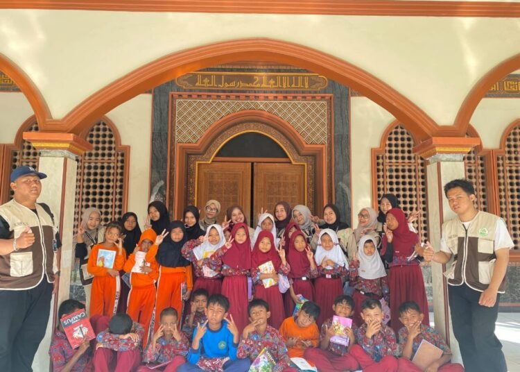 Mahasiswa KKN Kelompok 46 UIN Siber Syekh Nurjati Cirebon Gelar Program GELIS (Gerakan Literasi Sambeng): Tingkatkan Kemampuan Calistung Siswa SD Negeri 1 Sambeng 5 WhatsApp Image 2026 08 05 at 10.18.04