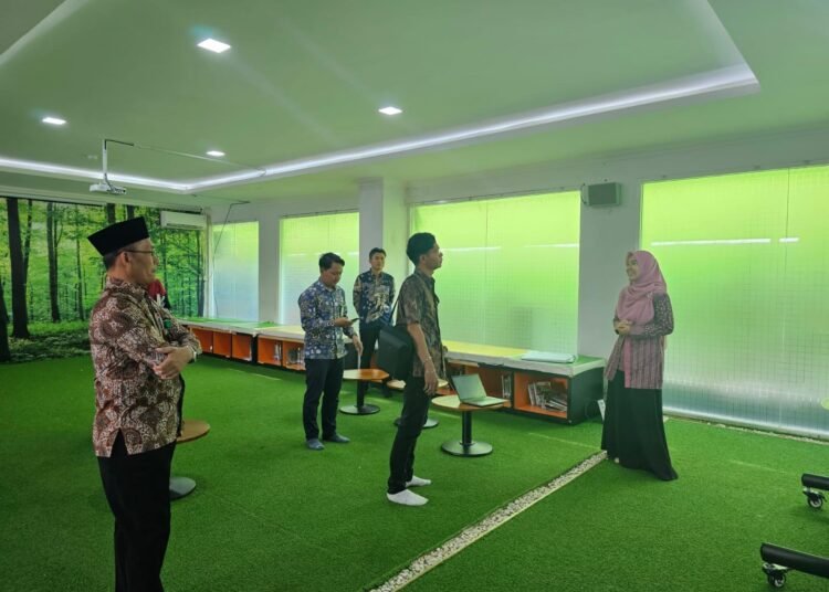BPKP Turun Langsung ke Kelas, Pemanfaatan IFP MAN 1 Yogyakarta Dinilai Tepat Sasaran 6 WhatsApp Image 2026 08 05 at 13.10.02