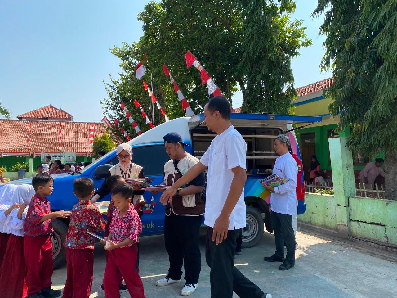 KKN Kelompok 46 UIN Siber Syekh Nurjati Cirebon Berkolaborasi dengan BMH Hadirkan Program PELITA melalui Perpustakaan Keliling dan Indonesia Bercerita di SD Negeri 1 Sambeng 8 WhatsApp Image 2026 08 06 at 17.46.52 1