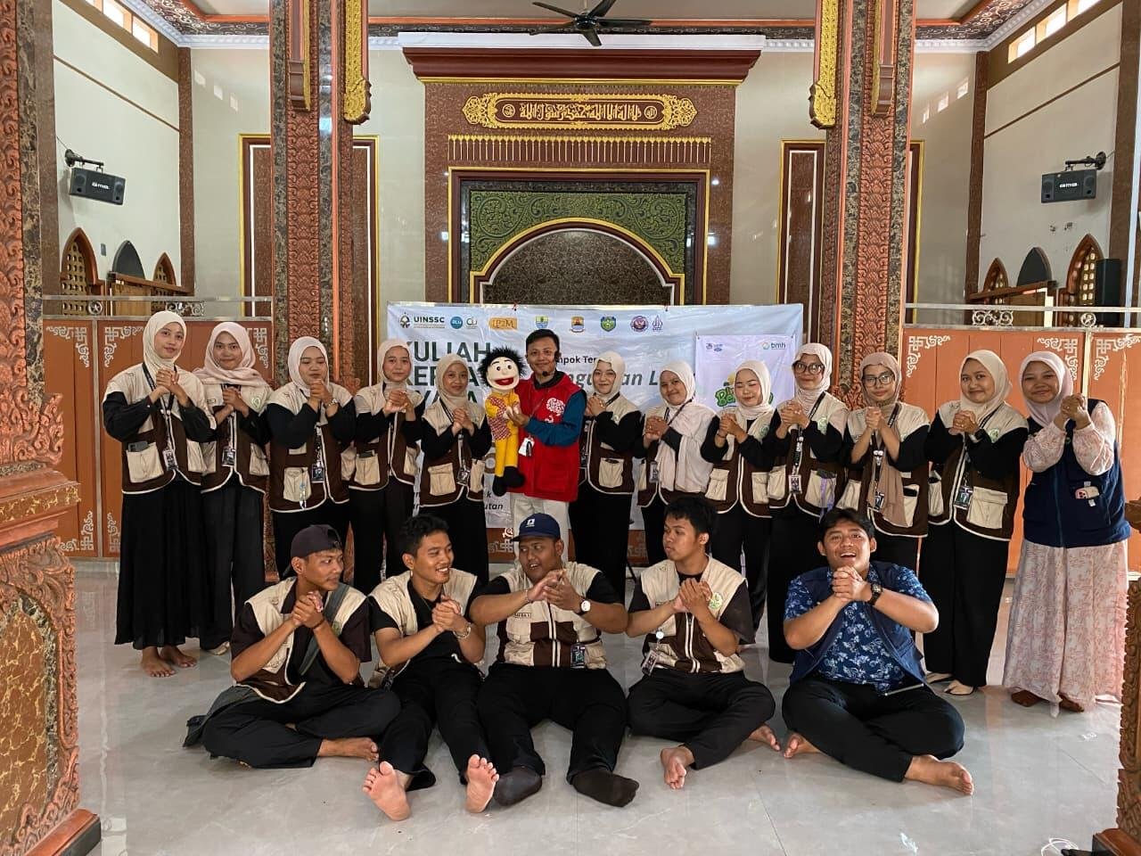 KKN Kelompok 46 UIN Siber Syekh Nurjati Cirebon Berkolaborasi dengan BMH Hadirkan Program PELITA melalui Perpustakaan Keliling dan Indonesia Bercerita di SD Negeri 1 Sambeng 9 WhatsApp Image 2026 08 06 at 17.46.55