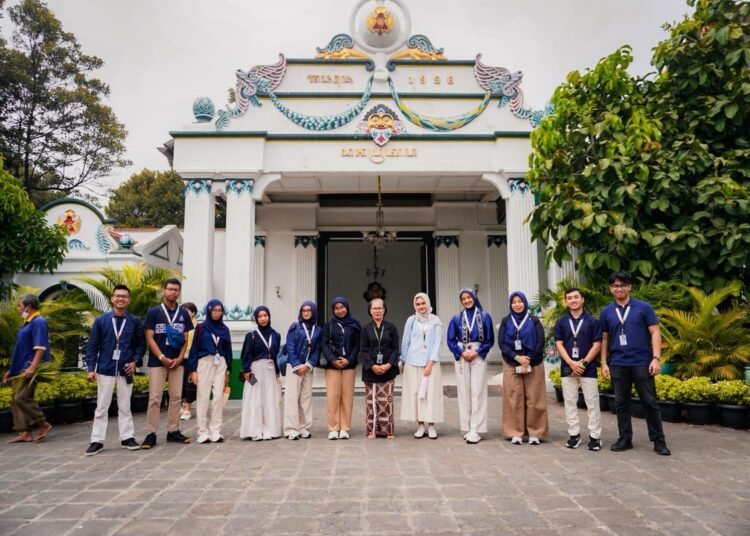 Menyusuri Jejak Budaya Yogyakarta, Delegasi IYEN MAN 1 Yogyakarta Belajar Sejarah Langsung di Kraton dan Museum Sonobudoyo 6 WhatsApp Image 2026 08 08 at 08.38.59
