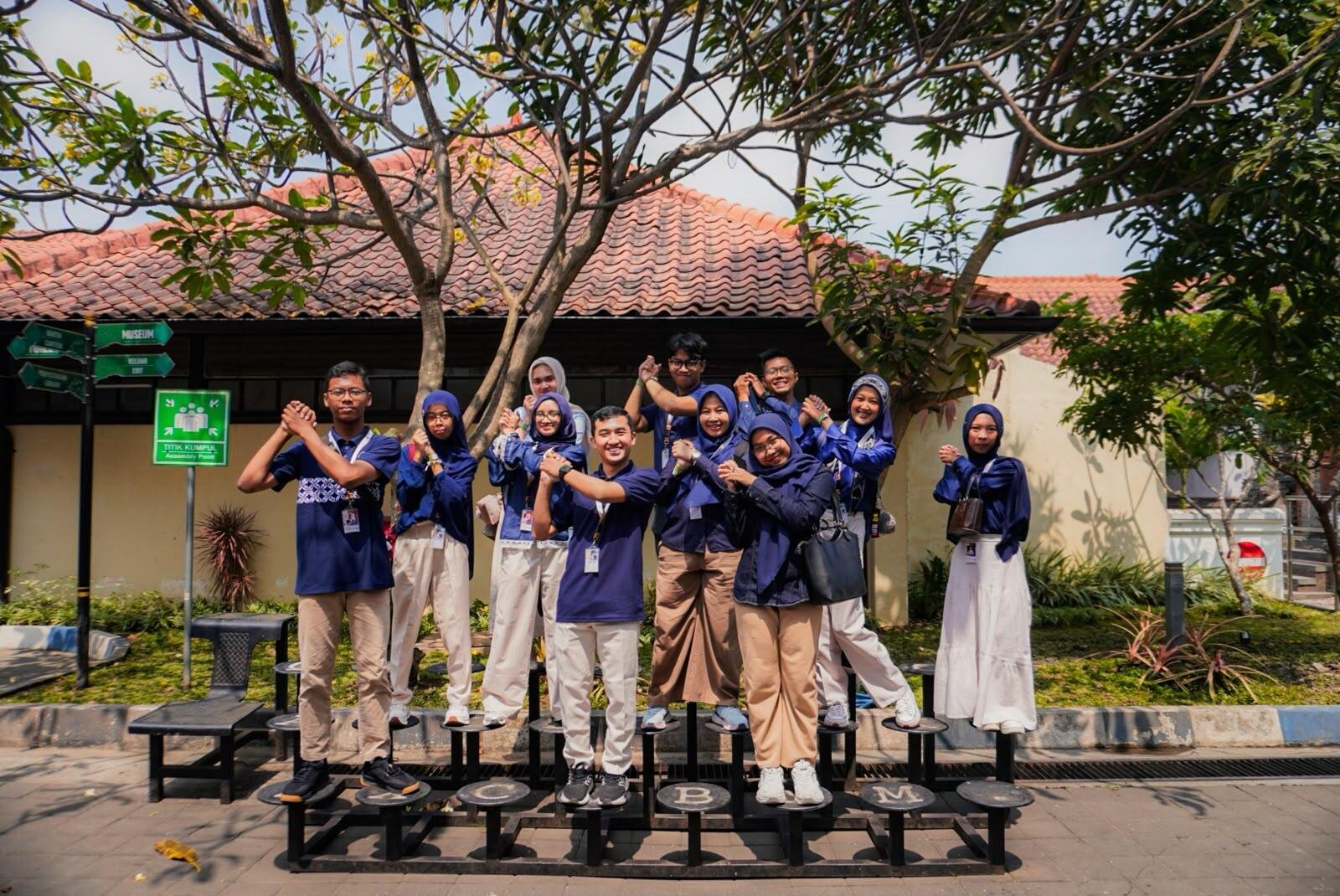 Menyusuri Jejak Budaya Yogyakarta, Delegasi IYEN MAN 1 Yogyakarta Belajar Sejarah Langsung di Kraton dan Museum Sonobudoyo 7 WhatsApp Image 2026 08 08 at 08.39.12
