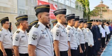 Kalapas Bengkulu Julianto Budhi Prasetyono memimpin Upacara HUT ke-81 Kemerdekaan RI di Lapangan Lapas Bengkulu, Senin (17/8). Doc. Humas