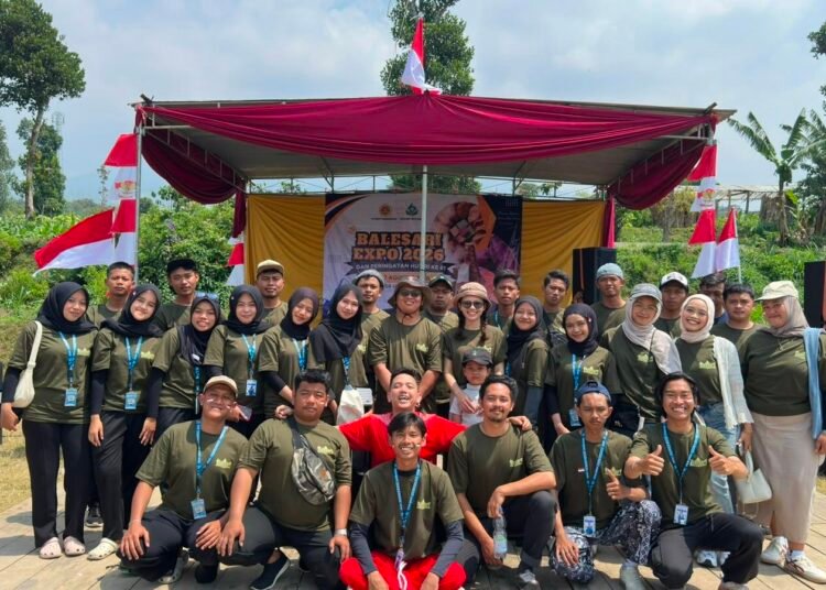 KKN MMK Posko 08 dan Warga Balesari Semarakkan HUT RI ke-81 dengan Dua Hari Penuh Kemeriahan 5 Dokumentasi KKN-MMK UIN Walisongo Semarang bersama Karang Taruna desa Balesari