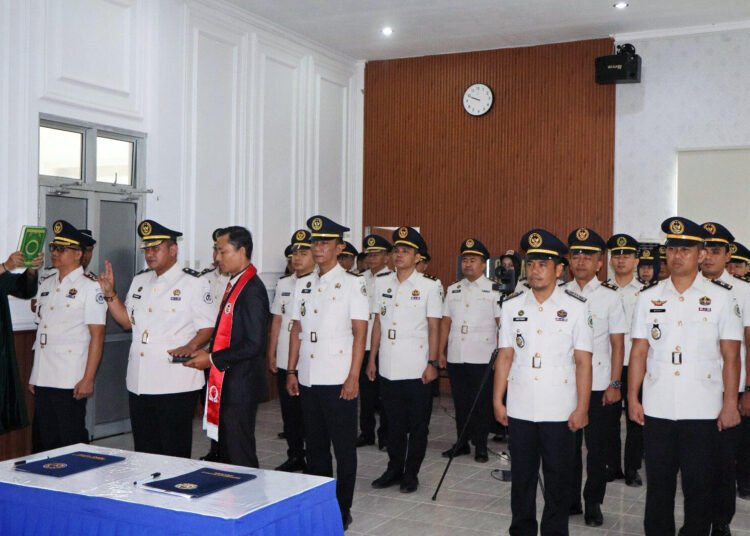 Penguatan Organisasi, Ditjenpas Bengkulu Lantik Sejumlah Pejabat 5 Tonny Nainggolan, Ditjenpas Bengkulu, Lapas Bengkulu, Pelantikan Pejabat, Pejabat Manajerial, Pengambilan Sumpah Jabatan, Pemasyarakatan
