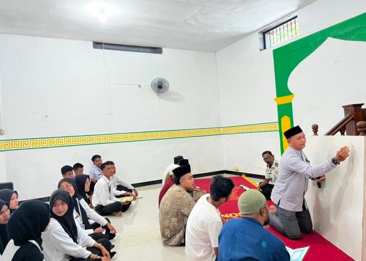 Lapas Bandanaira Bersinergi dengan KUA Banda, Dorong Warga Binaan Jadi Sahabat Al-Qur'an 5 WhatsApp Image 2026 08 20 at 07.55.31