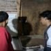 Tingkatkan Mutu dan Daya Simpan, Mahasiswa KKN Beri Edukasi Penyimpanan Ikan Asap Berbasis Keamanan Pangan bagi UMKM 20 WhatsApp Image 2026 08 20 at 12.20.21
