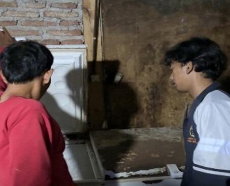 Tingkatkan Mutu dan Daya Simpan, Mahasiswa KKN Beri Edukasi Penyimpanan Ikan Asap Berbasis Keamanan Pangan bagi UMKM 6 WhatsApp Image 2026 08 20 at 12.20.21