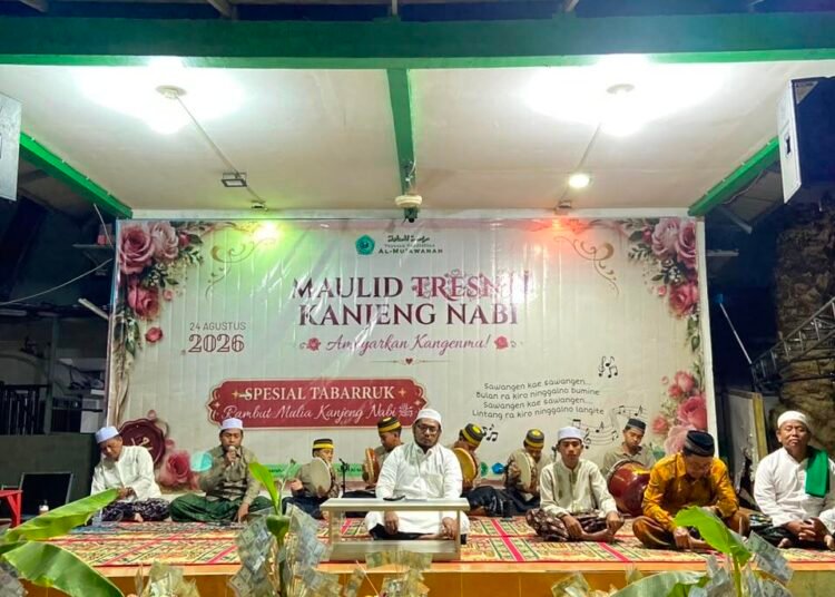 Maulid Tresno Kanjeng Nabi di Yayasan Al-Muawanah Benowo: Obati Kasmaran Umat Lewat Sholawat dan Sanad Kitab Cinta 5 WhatsApp Image 2026 08 24 at 19.30.53