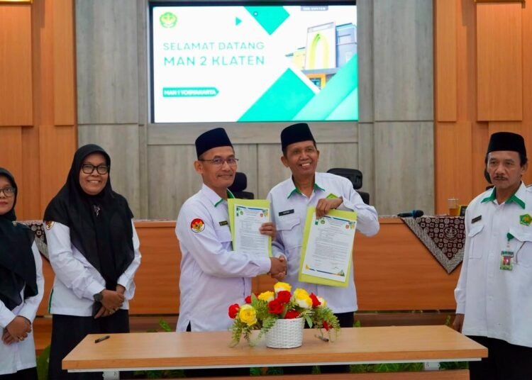 MAN 2 Klaten Studi Banding ke MAN 1 Yogyakarta, Gali Strategi Madrasah Unggul hingga Tandatangani MoU 6 WhatsApp Image 2026 08 24 at 2.39.30 PM