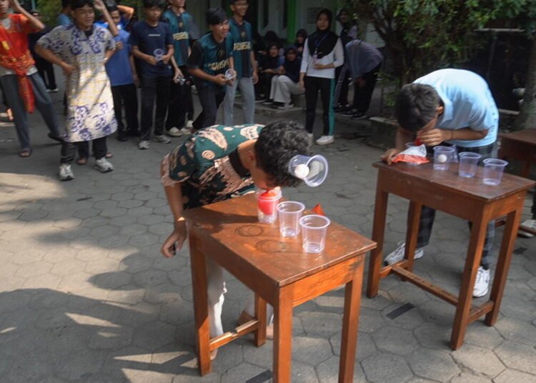 Kemeriahan Estafet Merah Putih Warnai Pitulasan MAN 1 Yogya Lewat Aksi Ketangkasan 6 WhatsApp Image 2026 08 25 at 6.59.35 PM