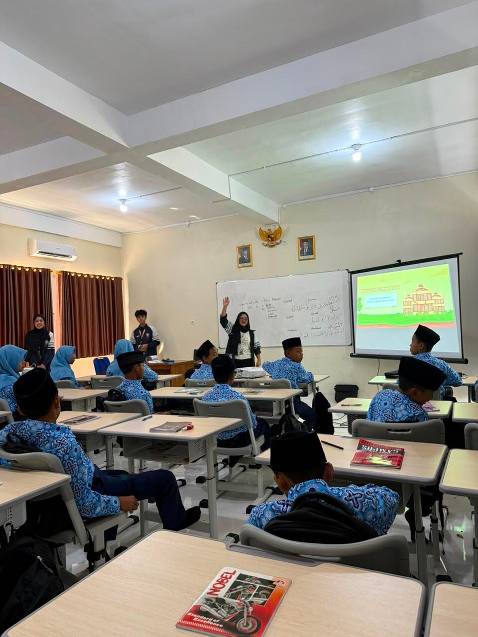 KKN UNDIP Desa Rejosari Kenalkan Mitigasi Gempa Bumi dan Jalur Evakuasi melalui Kelas Interaktif di SMP Sains El Masruri 9 berita 3