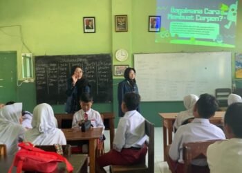 Mahasiswa MMD UB Dorong Kreativitas Siswa Melalui Pelatihan Menulis Cerpen dan Penyusunan Buku Cerita Bergambar 3 download 2