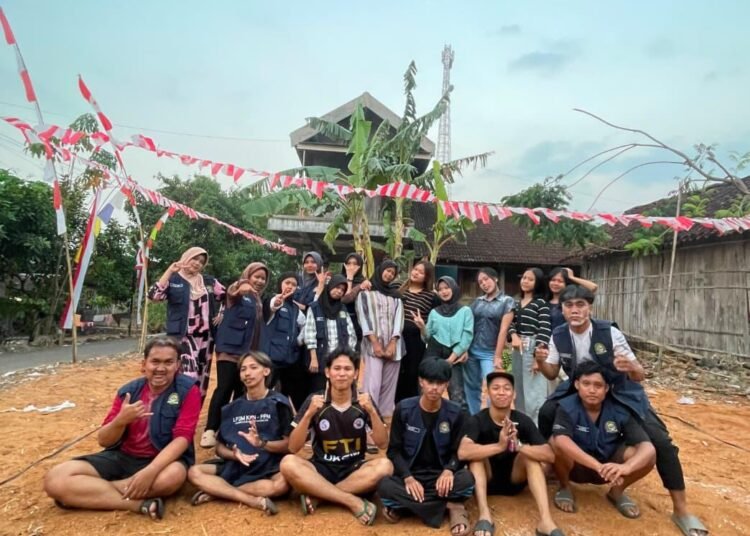 Semarak Kemerdekaan, Mahasiswa KKN UIN Salatiga Kelompok SY1023 Kolaborasi dengan Karang Taruna Desa Dadapayam 6 foto lomba with karang taruna
