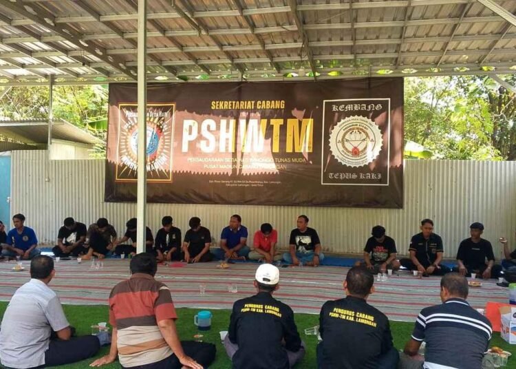 "Berdaulat, Adil, Makmur": PSHW Tunas Muda Cabang Lamongan Tegaskan Peran Pendekar Pembawa Kebaikan di Bumi Megilan Jelang HUT RI ke-81 7 foto landscape kecil 1