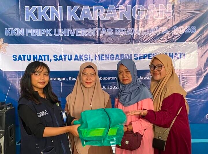 Solusi Hijau Limbah Rumah Tangga: Mahasiswa KKN FBIPK UB Edukasi Pengolahan Sampah Organik Berbasis Maggot BSF Bersama Ibu PKK Desa Karangan 5 maggot
