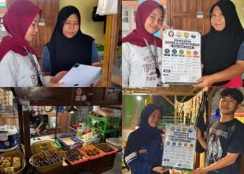 Mahasiswa KKN Universitas Diponegoro memberikan edukasi mengenai penerapan higiene dan sanitasi pangan kepada pelaku UMKM pangan di Desa Kangkung, Kecamatan Kangkung. Edukasi dilakukan melalui penyerahan media informasi yang memuat langkah-langkah menjaga kebersihan dalam proses pengolahan, penyimpanan, hingga penyajian pangan. (Foto: Dok. KKN)