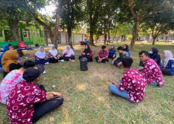 Dokumentasi kegiatan ekstrakurikuler, didampingi oleh pelatih dan mahasiswa Praktik Kependidikan Universitas Negeri Yogyakarta