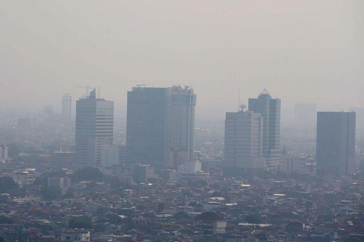 Udara Kian Sesak, Nyamuk Kian Merajalela: Saatnya Bertindak untuk Lingkungan dan Kesehatan Kita 5 Ilustrasi Kualiatas Udara yang buruk