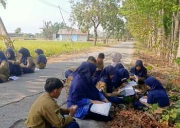 Jum’at Pagi Literasi di Alam Terbuka: Siswa MTs M 20 Menongo Sukodadi Jadikan Buku sebagai Gerbang Cakrawala Pengetahuan 1 IMG 20260925 WA0041