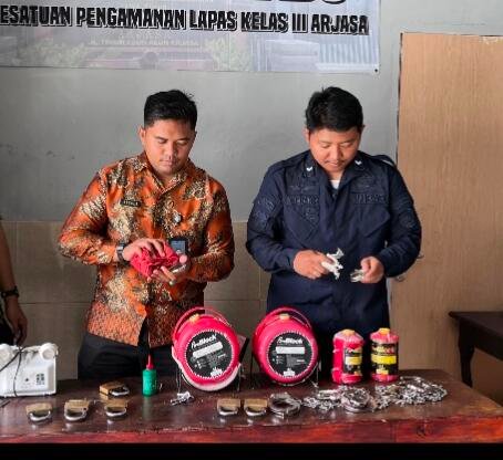 Pastikan Sarpras Keamanan Siap Digunakan, Lapas Arjasa Lakukan Perawatan Berkala 5 Oplus_131072
