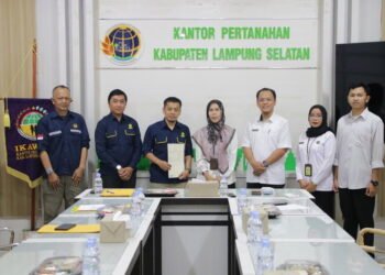 Kantor Pertanahan Kabupaten Lampung Selatan Serahkan Sertipikat Pos Pengamatan Gunung Api Krakatau kepada PVMBG 1 IMG 8652