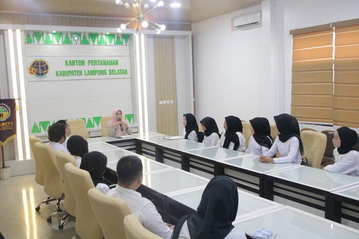 Kantor Pertanahan Kabupaten Lampung Selatan Laksanakan Orientasi dan Briefing Hari Pertama Program Pemagangan bagi Lulusan Perguruan Tinggi 5 IMG 9121